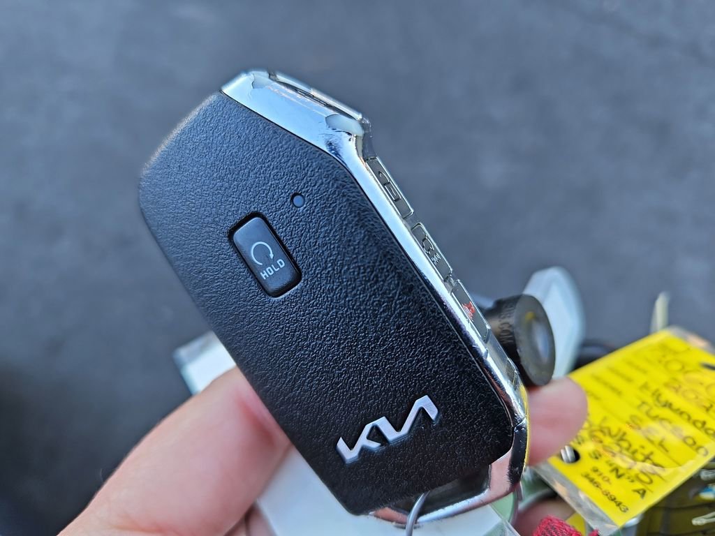 Used 2022 Kia Telluride SX w/ SX Prestige Package image 43