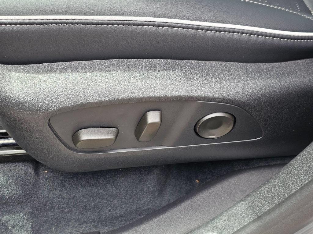 Used 2026 Buick Enclave Sport Touring FWD image 25