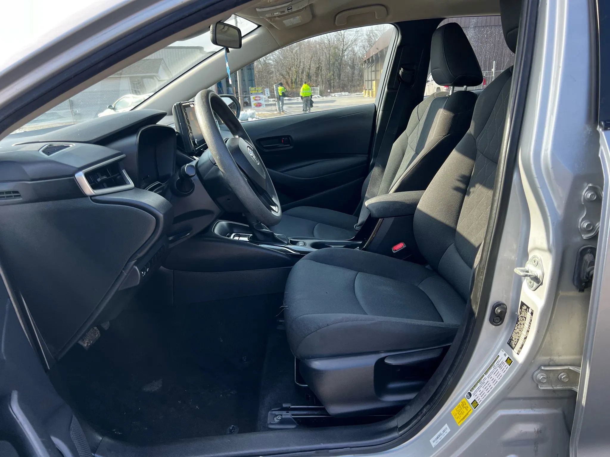 Used 2022 Toyota Corolla LE image 11