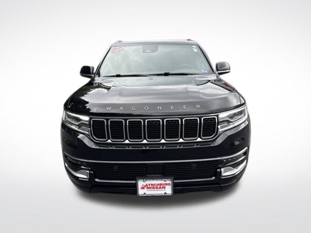 Used 2025 Jeep Wagoneer 4WD w/ Premium Group I image 3