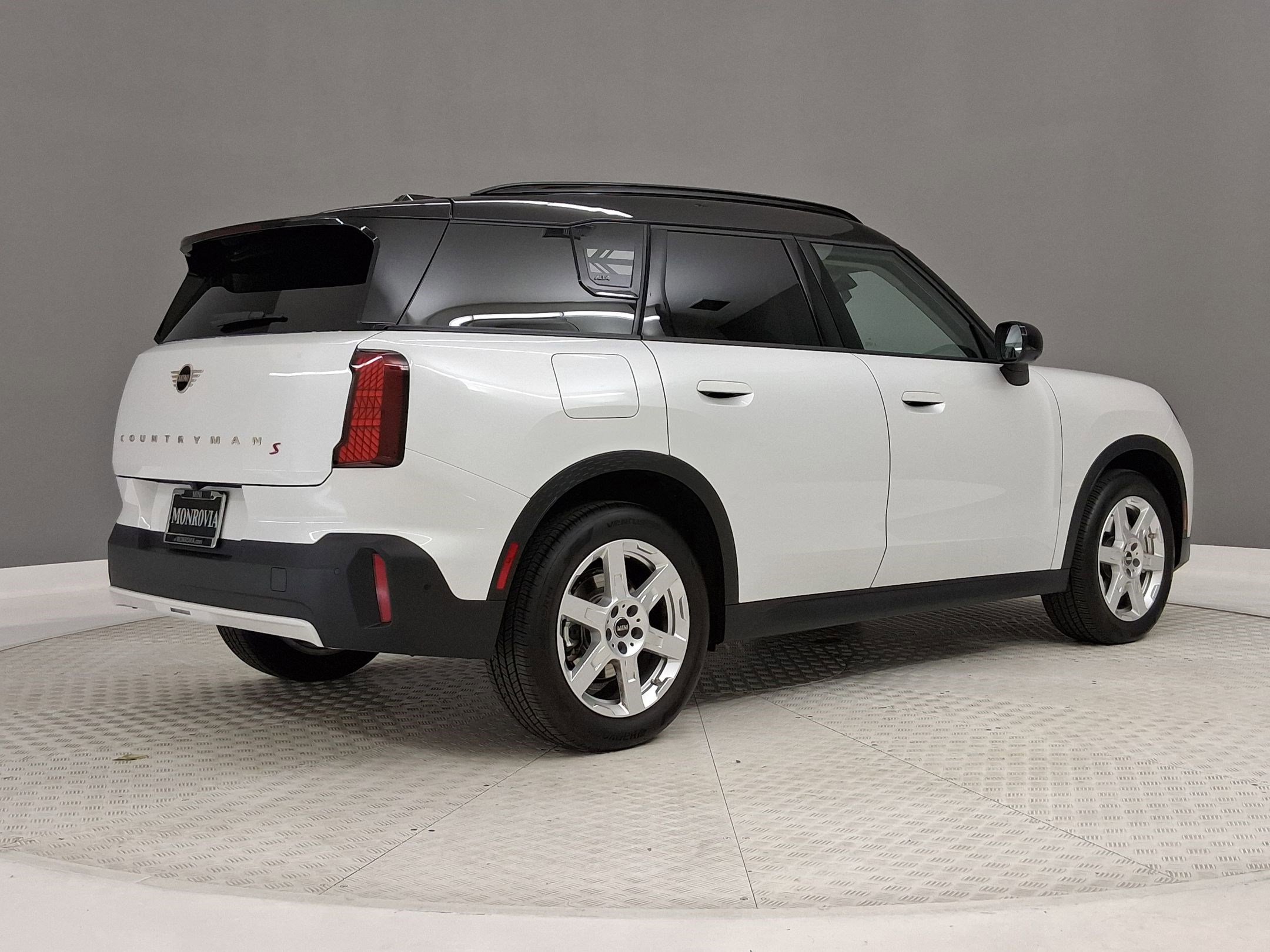 Certified 2025 MINI Cooper Countryman S w/ Comfort Package Max AWD/4WD image 7