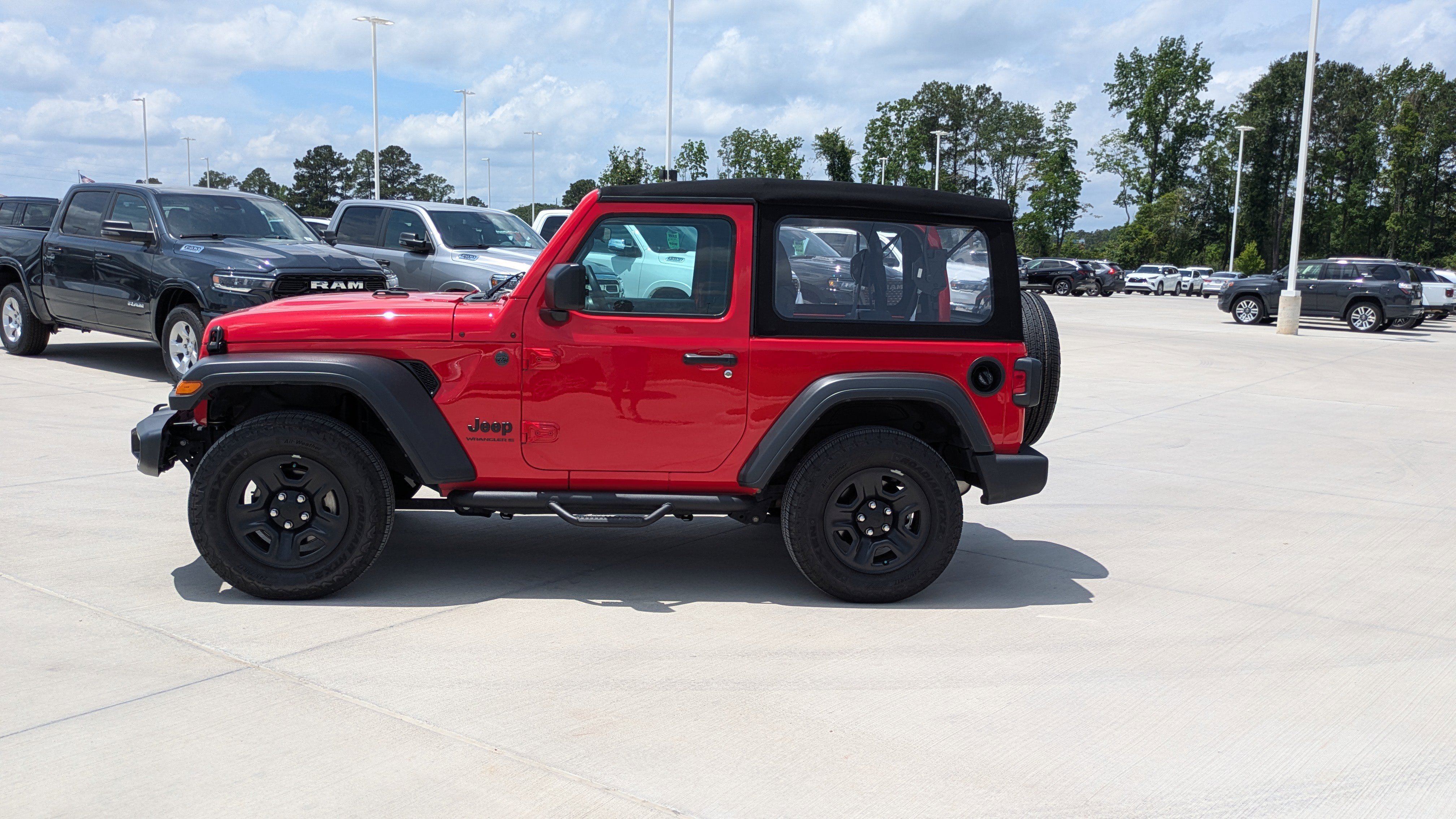 Used 2024 Jeep Wrangler Sport AWD/4WD image 2