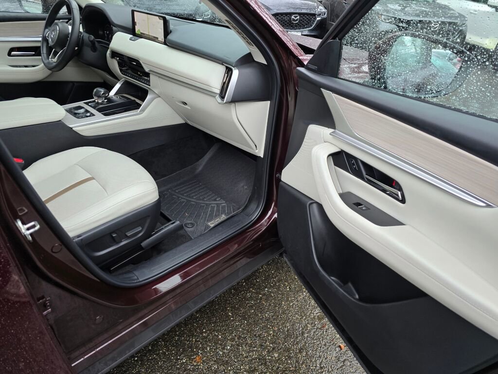 Used 2024 MAZDA CX-90 Plug-In Hybrid w/ Premium Plus image 29