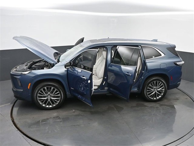 Certified 2025 Buick Enclave Avenir image 63