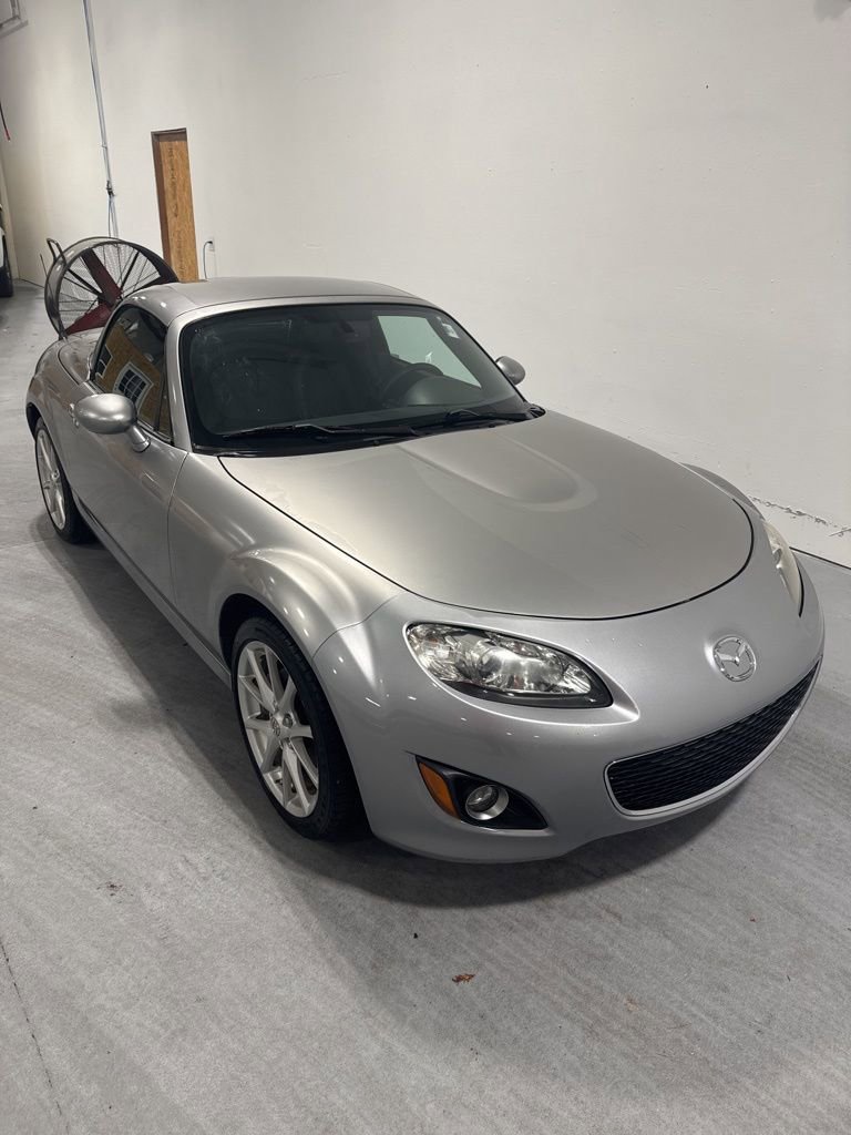 Used 2011 MAZDA MX-5 Miata Grand Touring w/ Premium Pkg image 2
