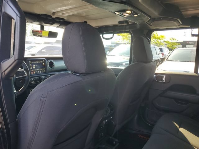 Used 2020 Jeep Wrangler Unlimited Sahara w/ Dual Top Group AWD/4WD image 11