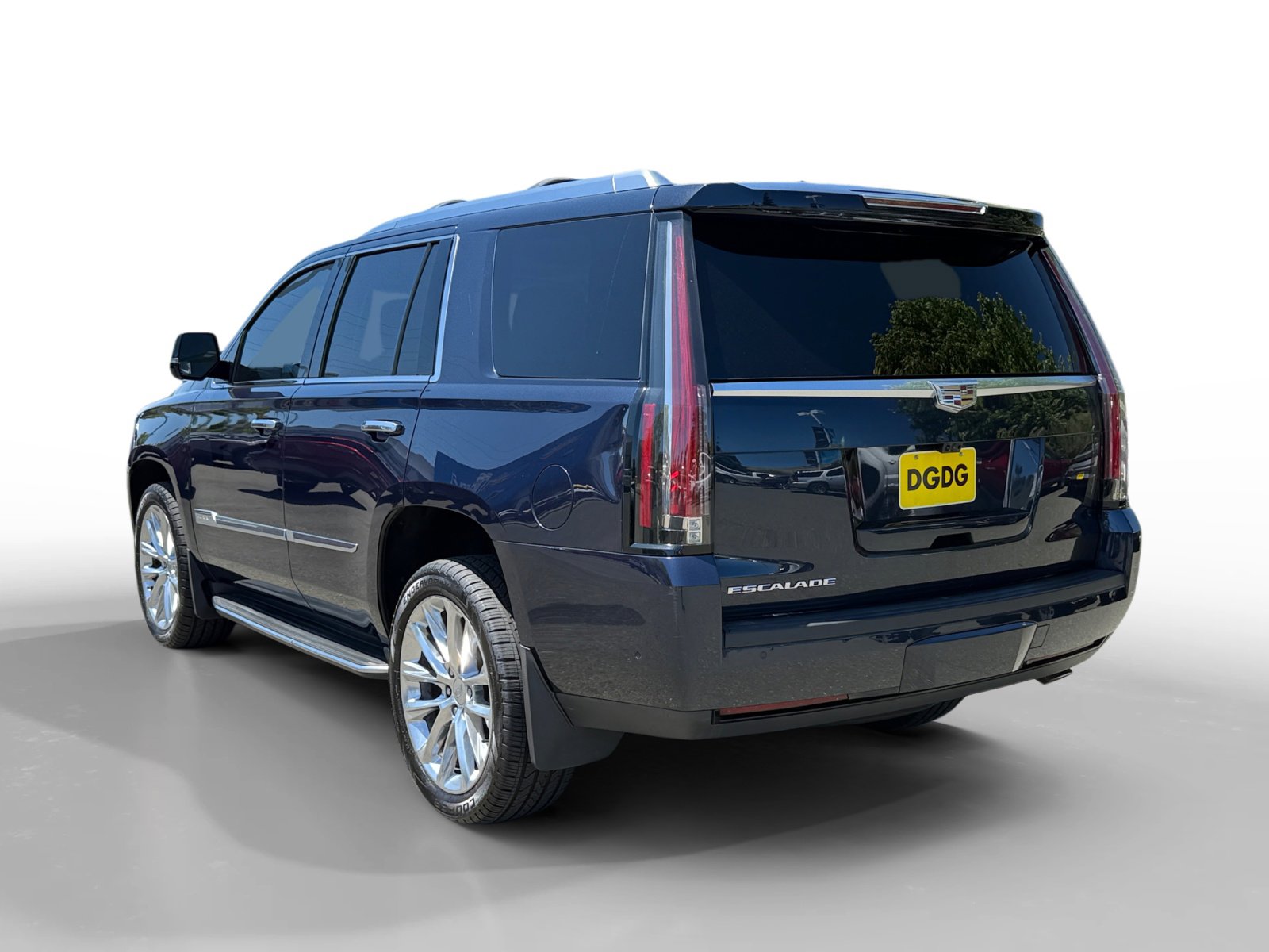 Used 2017 Cadillac Escalade Luxury AWD/4WD image 3