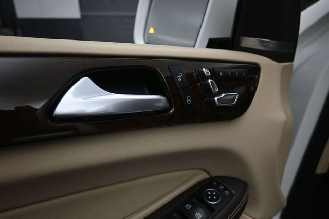 Used 2018 Mercedes-Benz GLS 450 4MATIC w/ Premium Package image 21