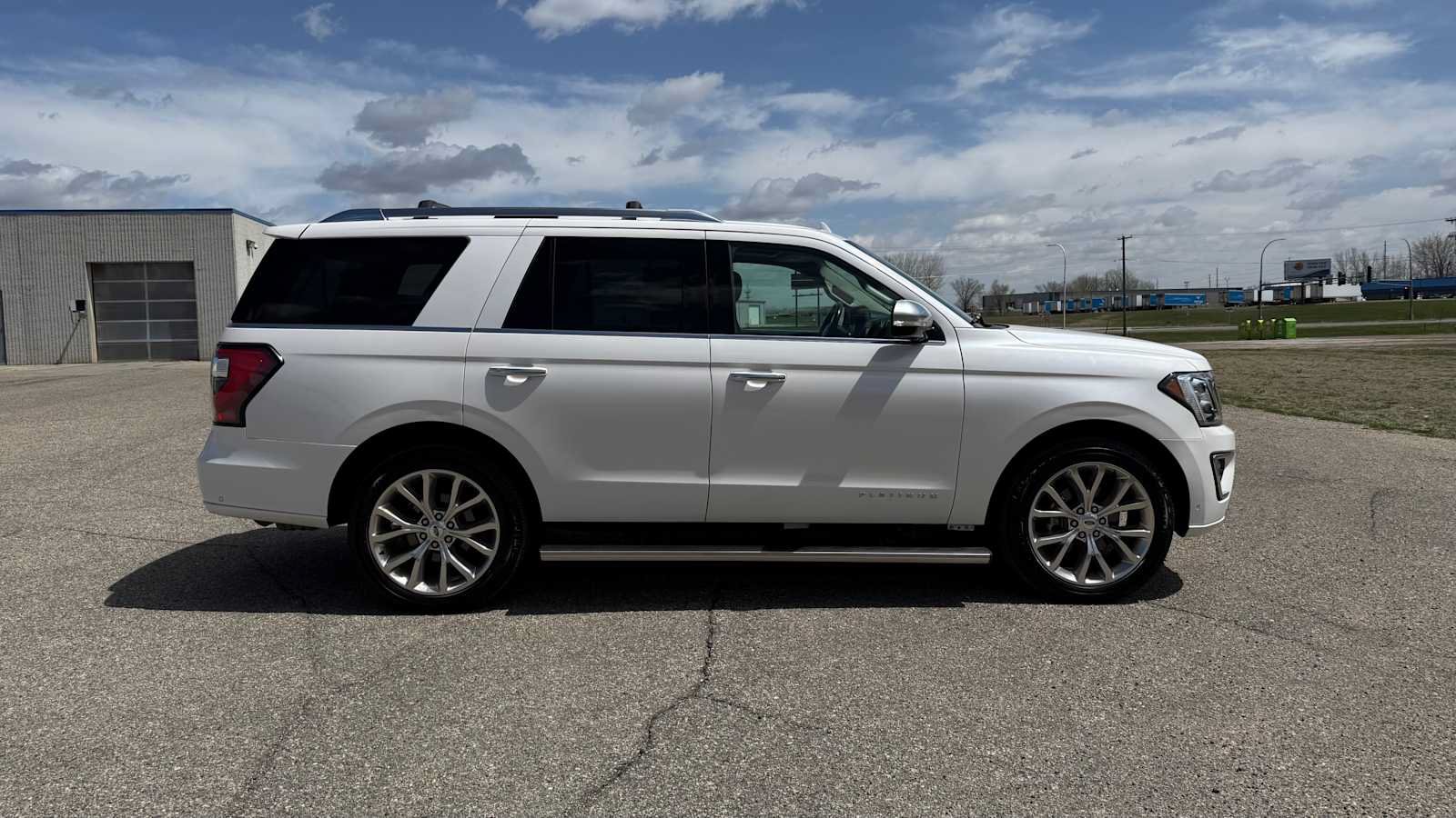 Used 2019 Ford Expedition Platinum AWD/4WD image 3
