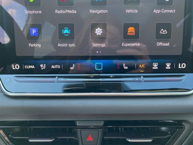 New 2025 Volkswagen Tiguan SE image 35