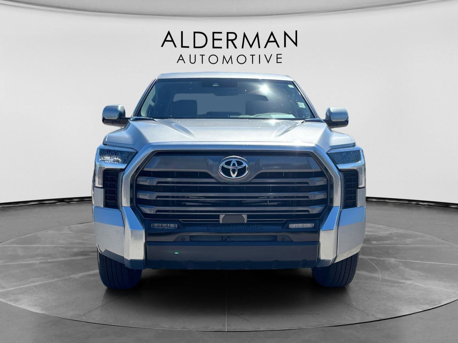 Used 2024 Toyota Tundra Limited AWD/4WD image 8