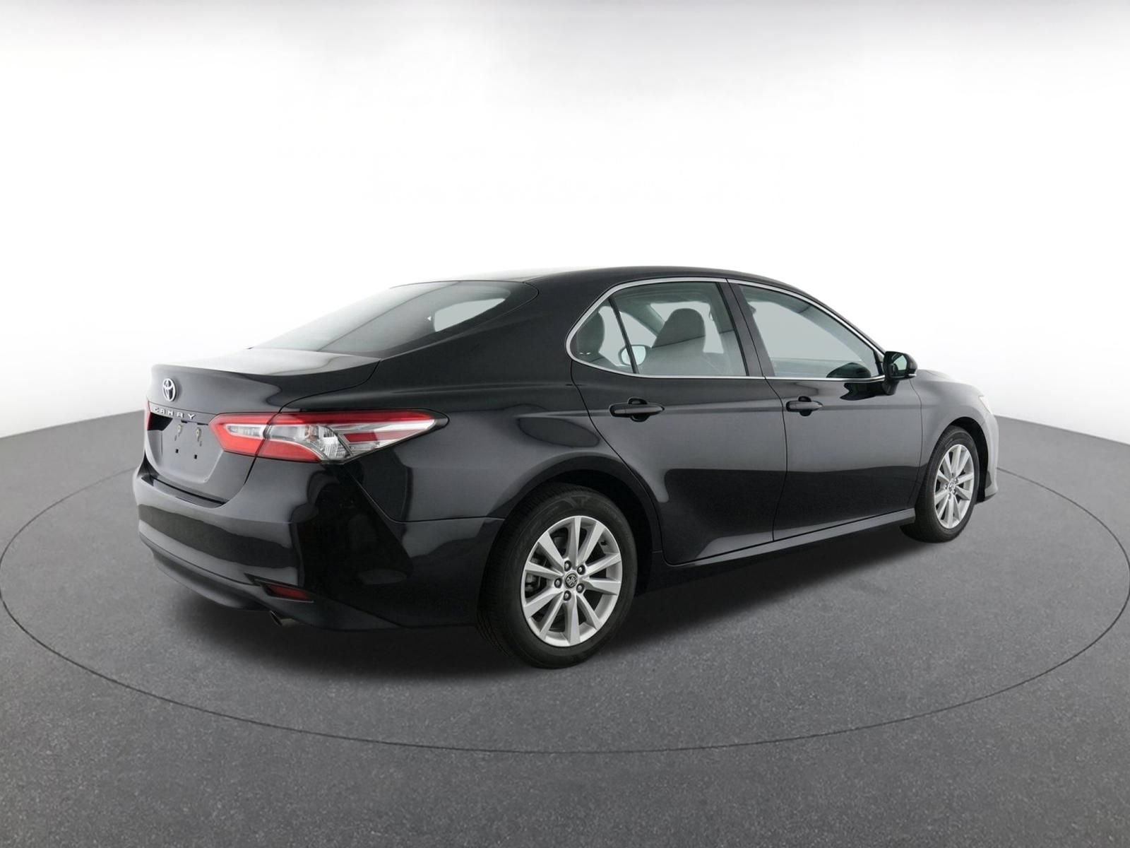 Used 2025 Toyota Camry LE FWD image 9