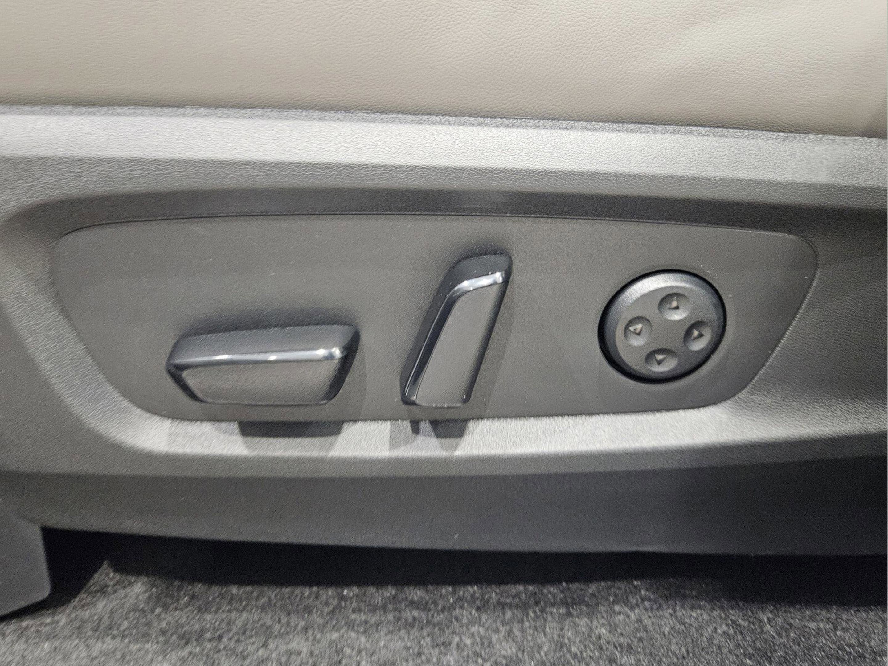 New 2026 INFINITI QX60 Luxe image 13