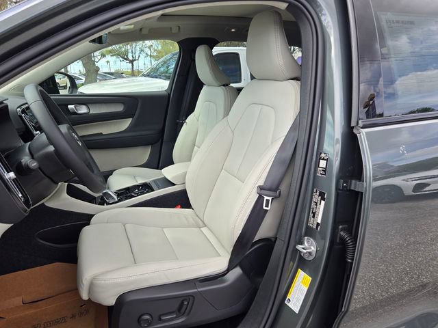 New 2026 Volvo XC40 B5 Plus w/ Protection Package Premier AWD/4WD image 13