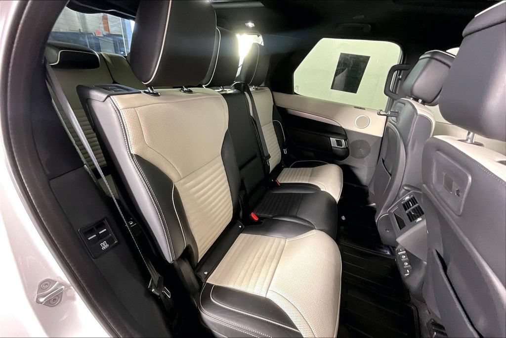 Used 2022 Land Rover Discovery S R-Dynamic AWD/4WD image 34