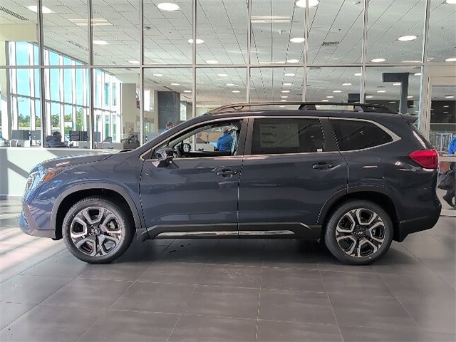 New 2025 Subaru Ascent Limited image 2