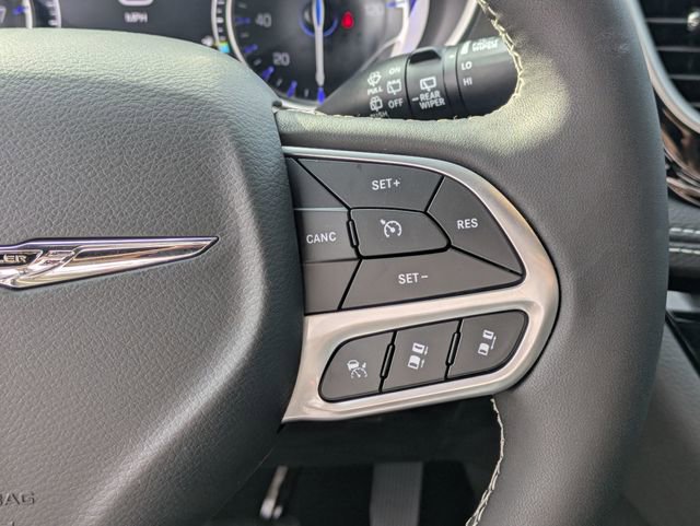 New 2025 Chrysler Pacifica Select image 21