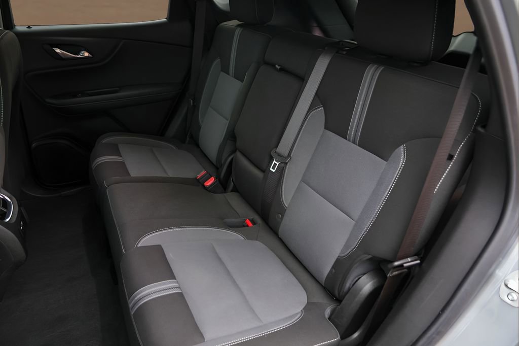 Used 2024 Chevrolet Blazer LT FWD image 22