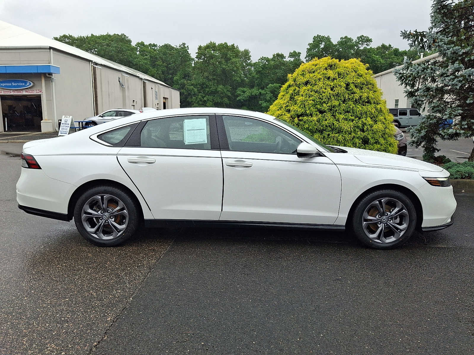 Certified 2023 Honda Accord EX image 7