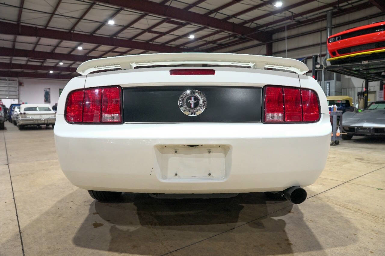 Used 2005 Ford Mustang Premium image 7