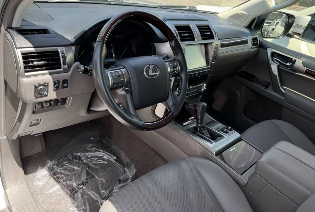 Used 2019 Lexus GX 460 AWD/4WD image 16