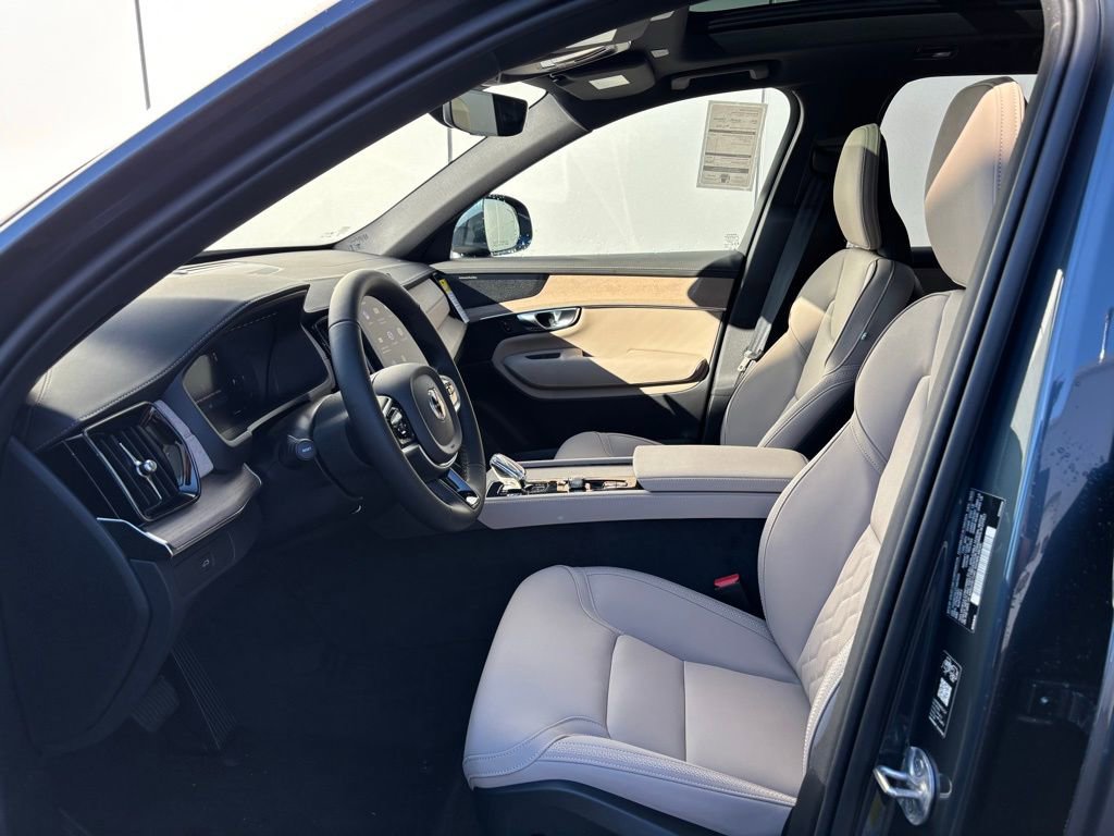 New 2026 Volvo XC90 B6 Plus w/ Protection Package image 14