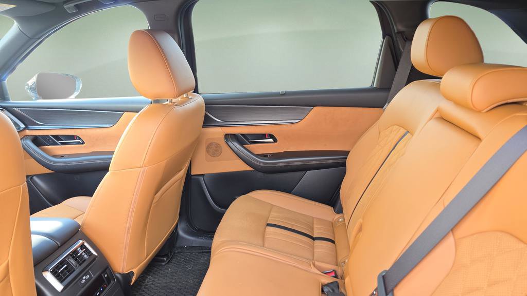 Certified 2025 MAZDA CX-70 3.3 Turbo S w/ Premium Plus image 16