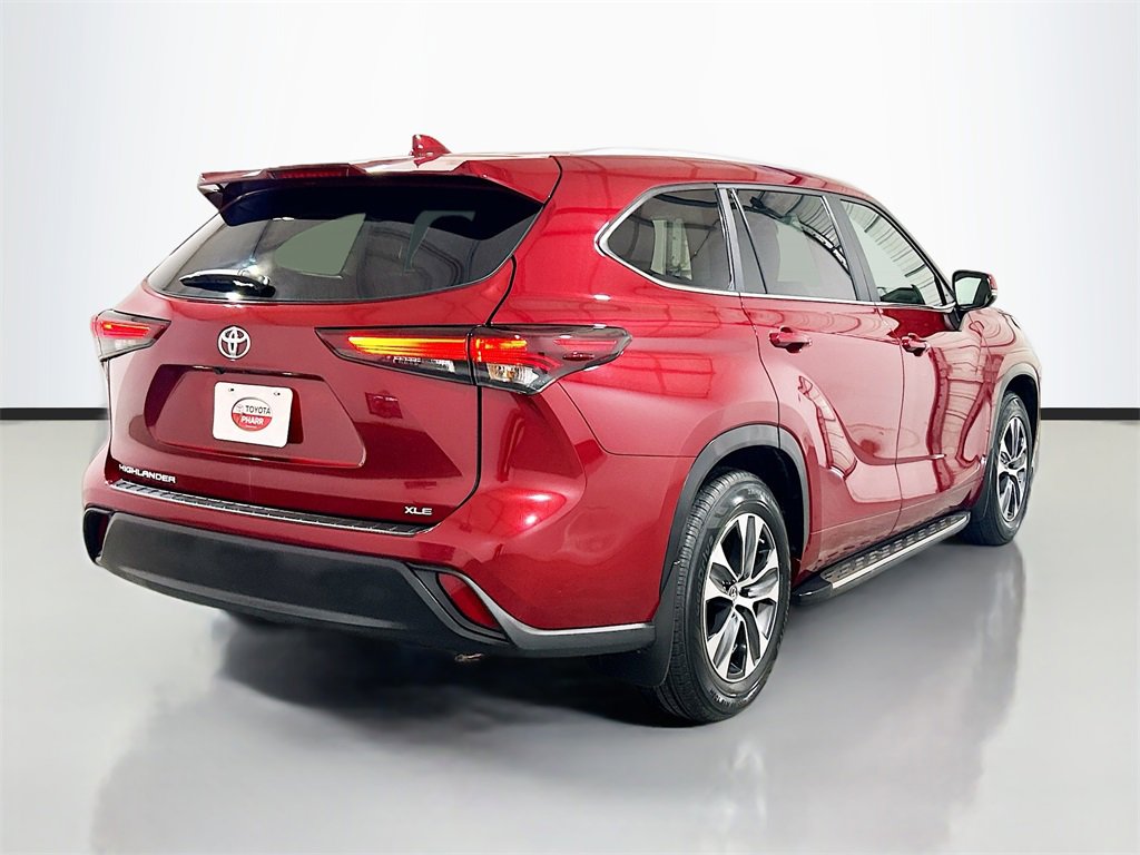 Used 2024 Toyota Highlander XLE image 4