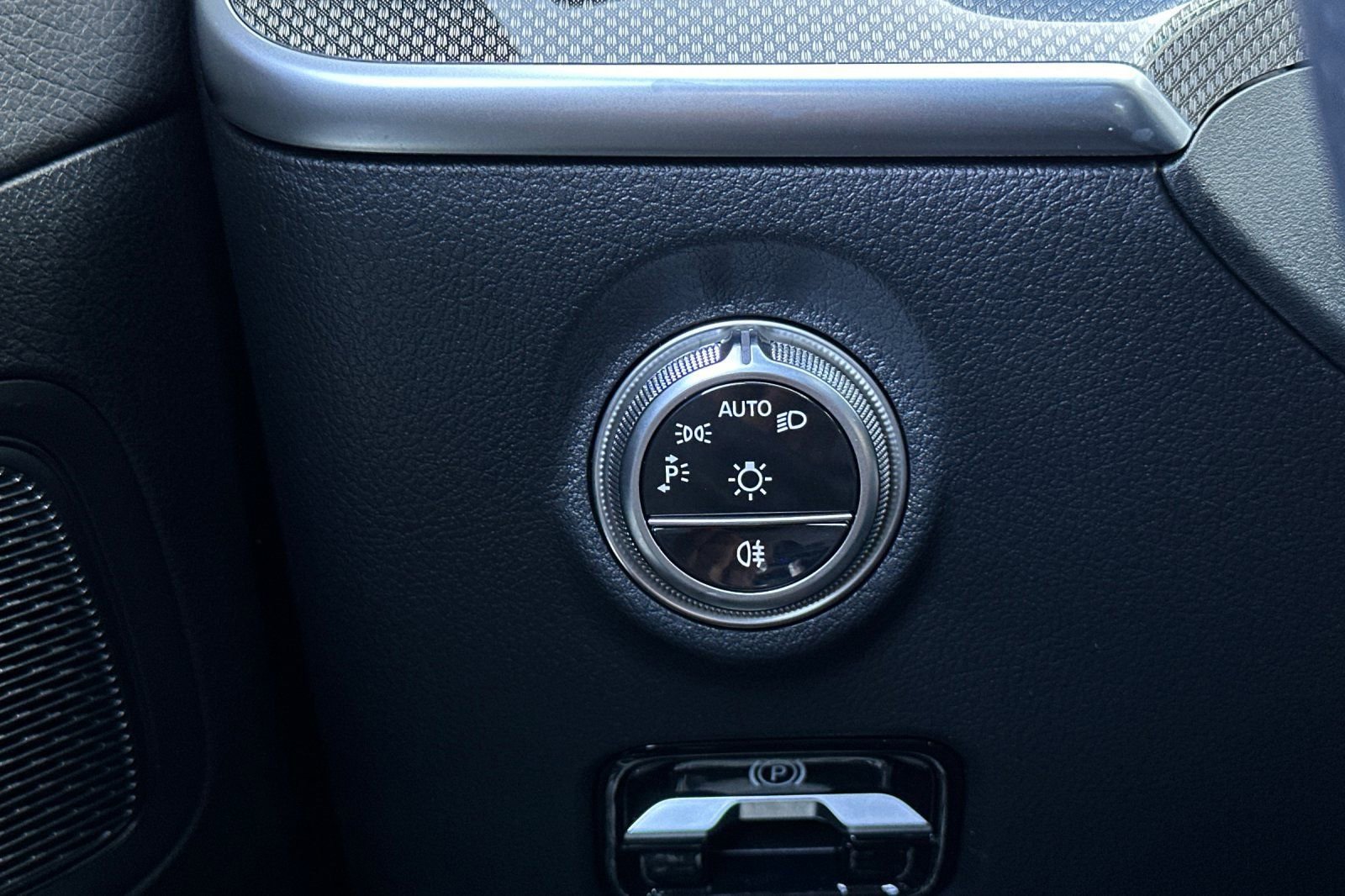 New 2025 Mercedes-Benz C 300 4MATIC Sedan image 27