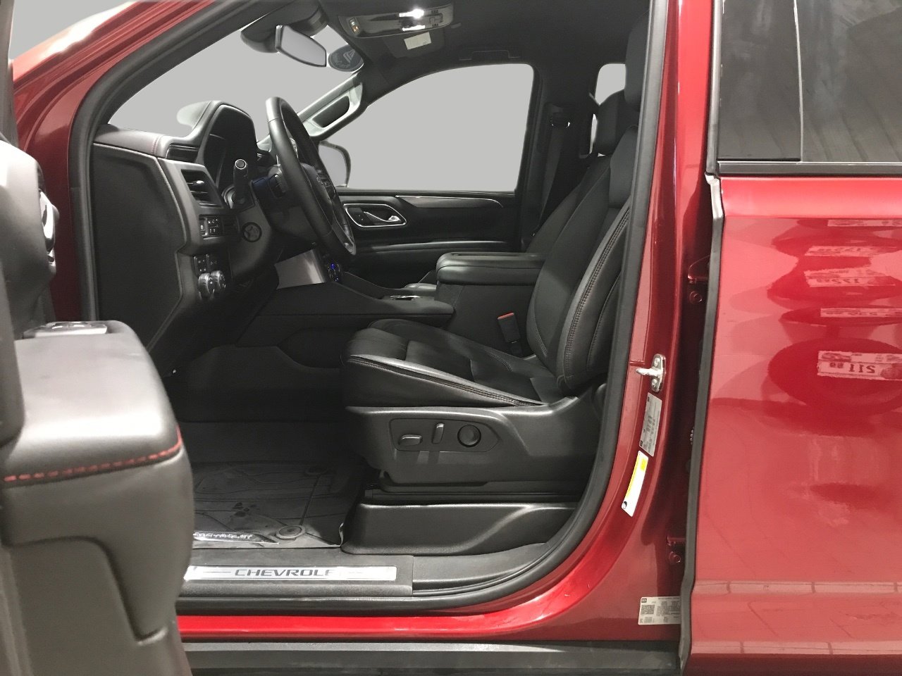 Used 2023 Chevrolet Tahoe RST w/ RST Performance Edition AWD/4WD image 9