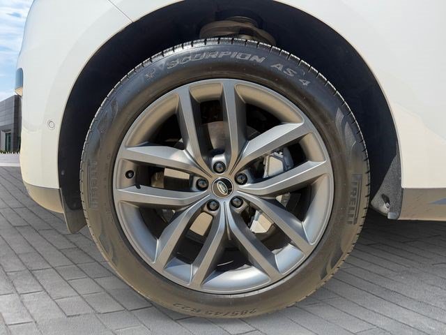 Used 2024 Land Rover Range Rover Sport SE AWD/4WD image 9