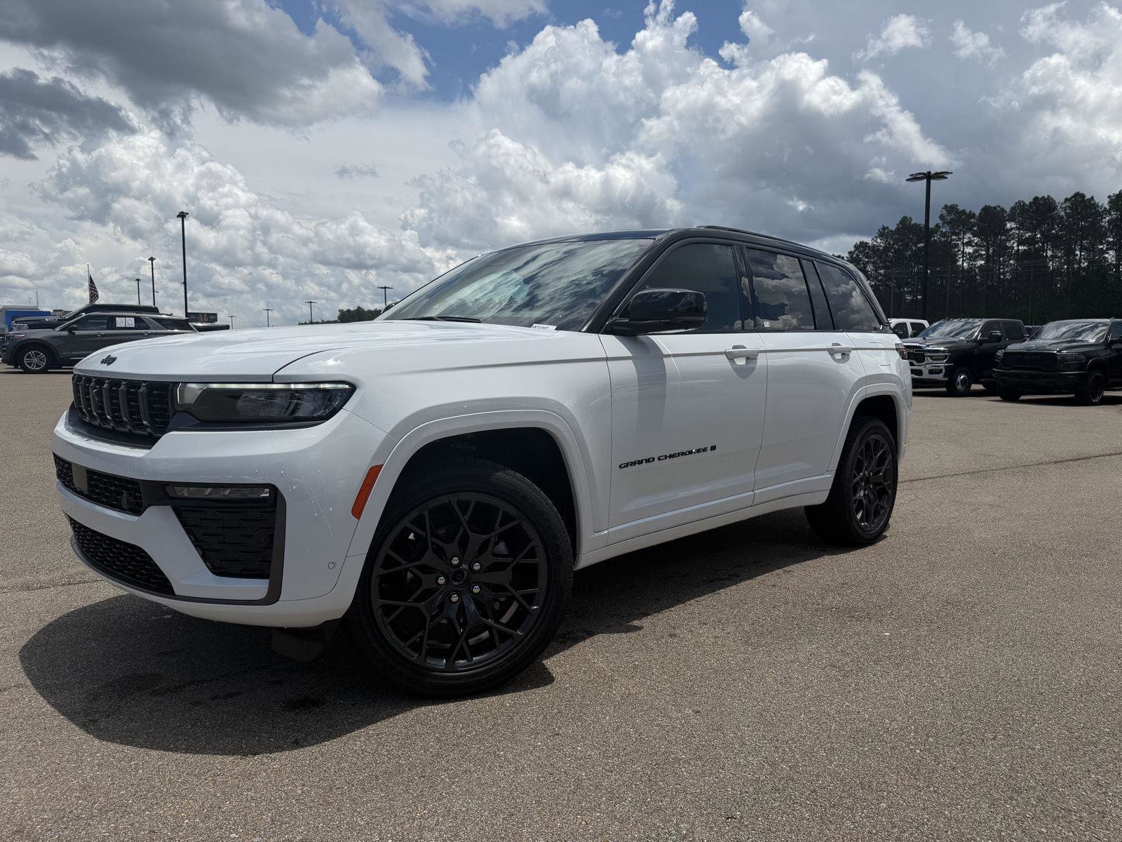 New 2026 Jeep Grand Cherokee Summit w/ Obsidian Package AWD/4WD image 1