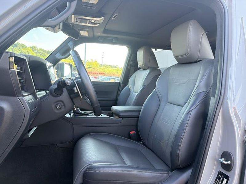 Used 2024 Lexus GX 550 w/ Accessory Package (Z1) AWD/4WD image 15