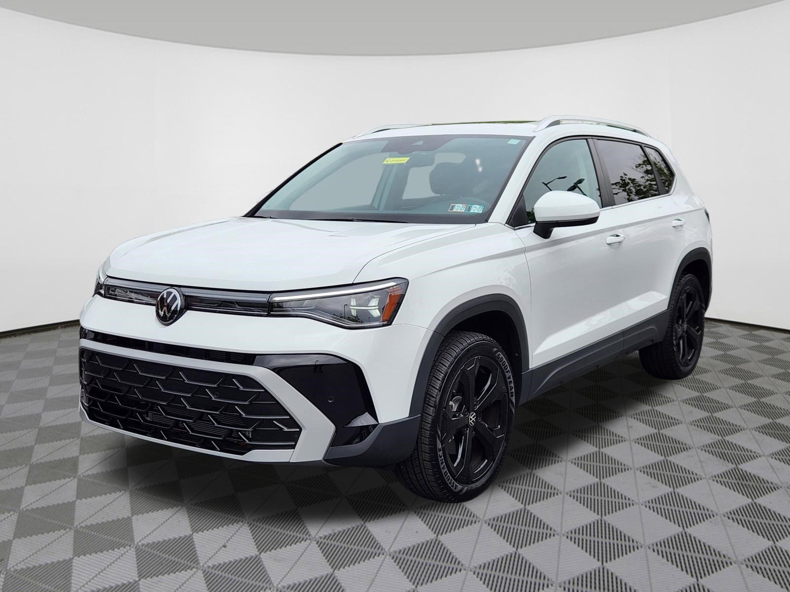 Certified 2025 Volkswagen Taos SEL w/ Black Wheel Plus Package AWD/4WD image 2