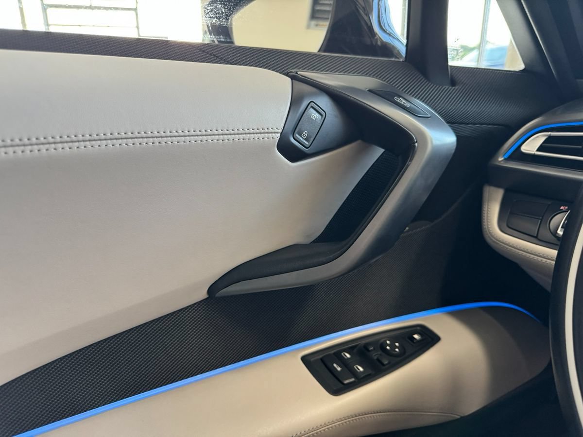 Used 2016 BMW i8 AWD/4WD image 17
