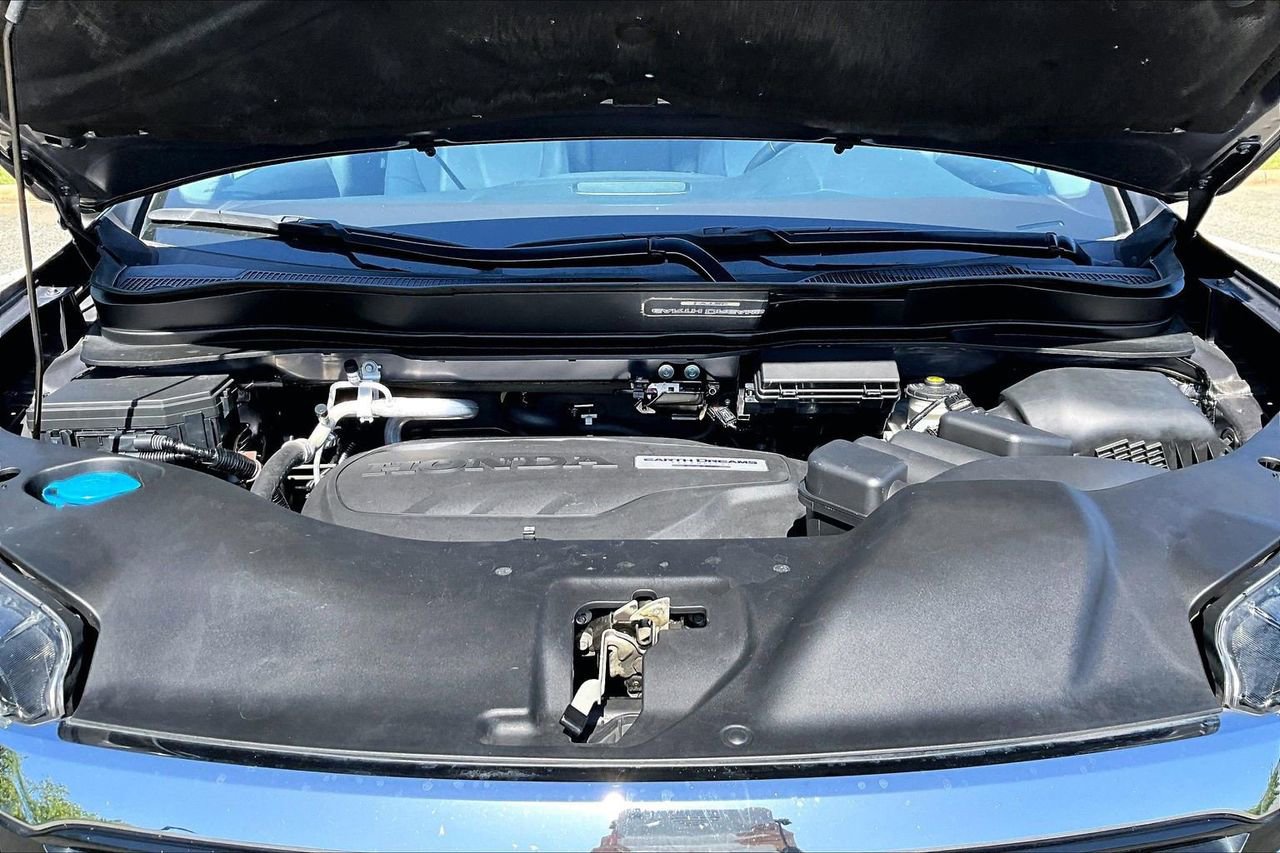 Used 2016 Honda Pilot Touring image 38