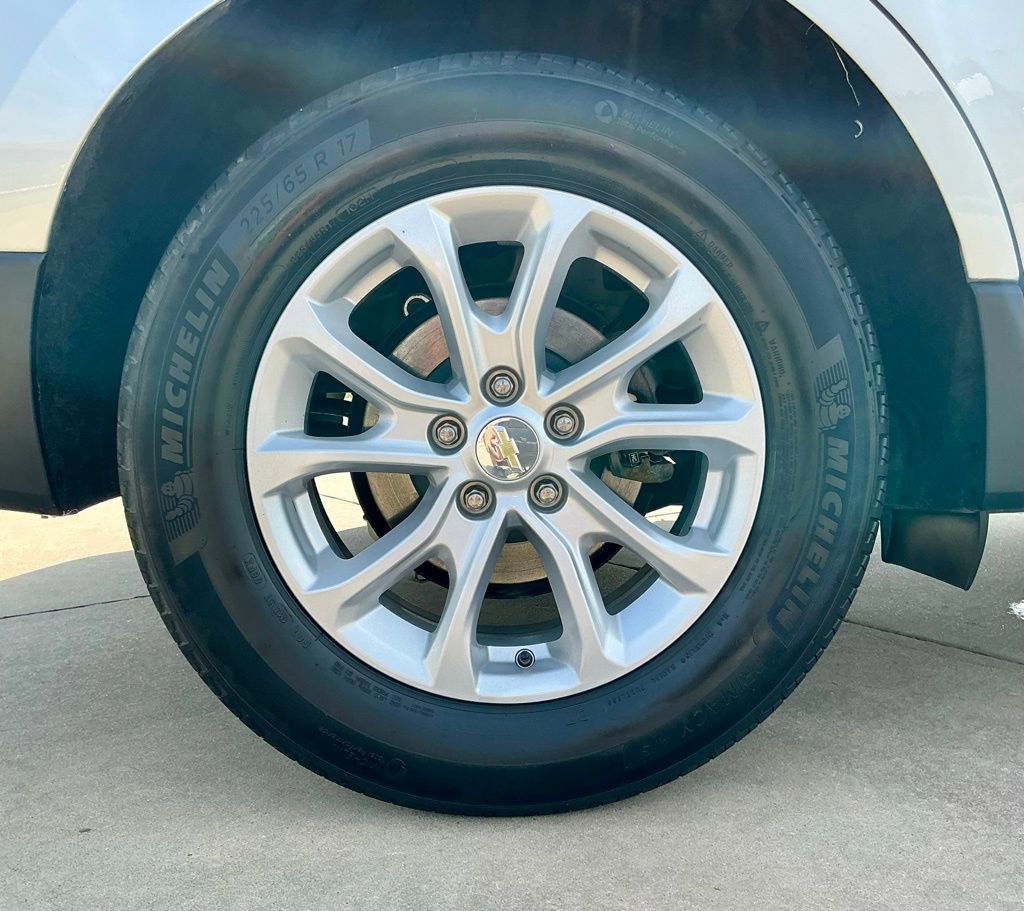 Used 2021 Chevrolet Equinox LT FWD image 22