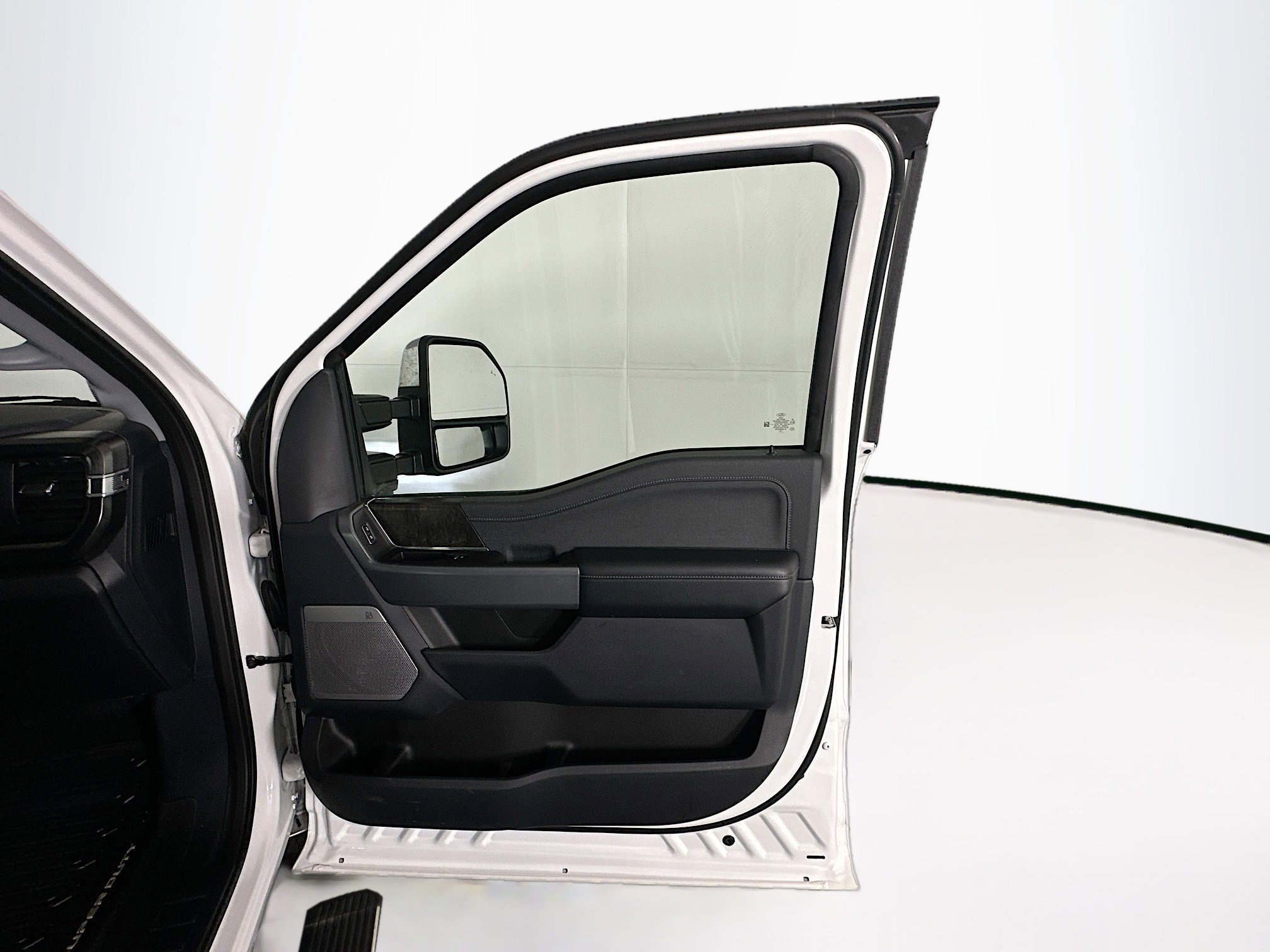 Used 2024 Ford F250 Lariat w/ Lariat Ultimate Package image 31