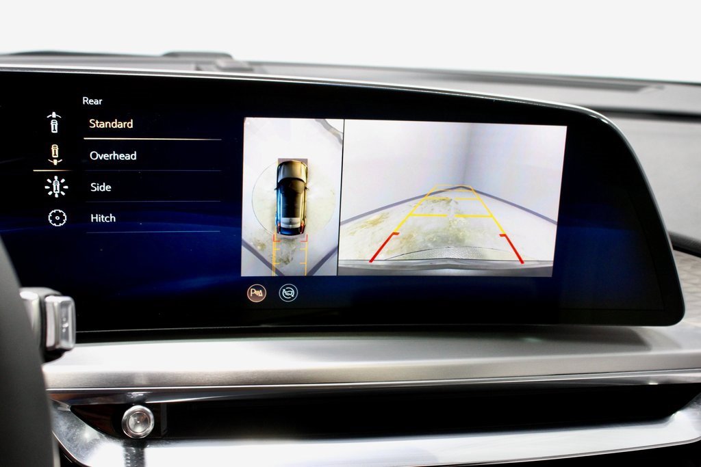 Used 2024 Cadillac Lyriq Luxury image 2