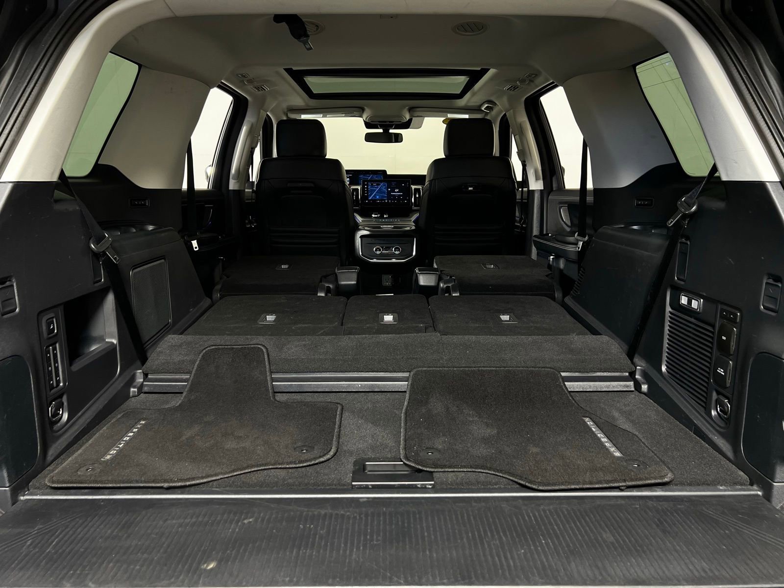 Used 2025 Ford Expedition Platinum AWD/4WD image 31