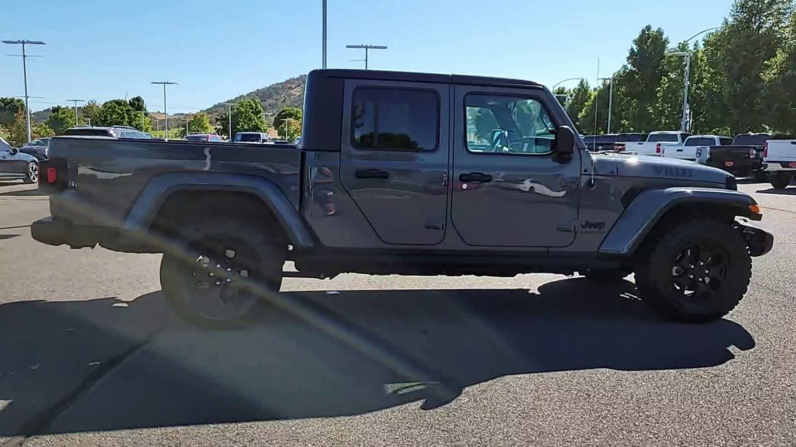 Certified 2021 Jeep Gladiator Sport AWD/4WD image 9