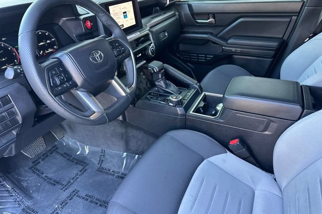 Certified 2025 Toyota Tacoma TRD Off-Road AWD/4WD image 12