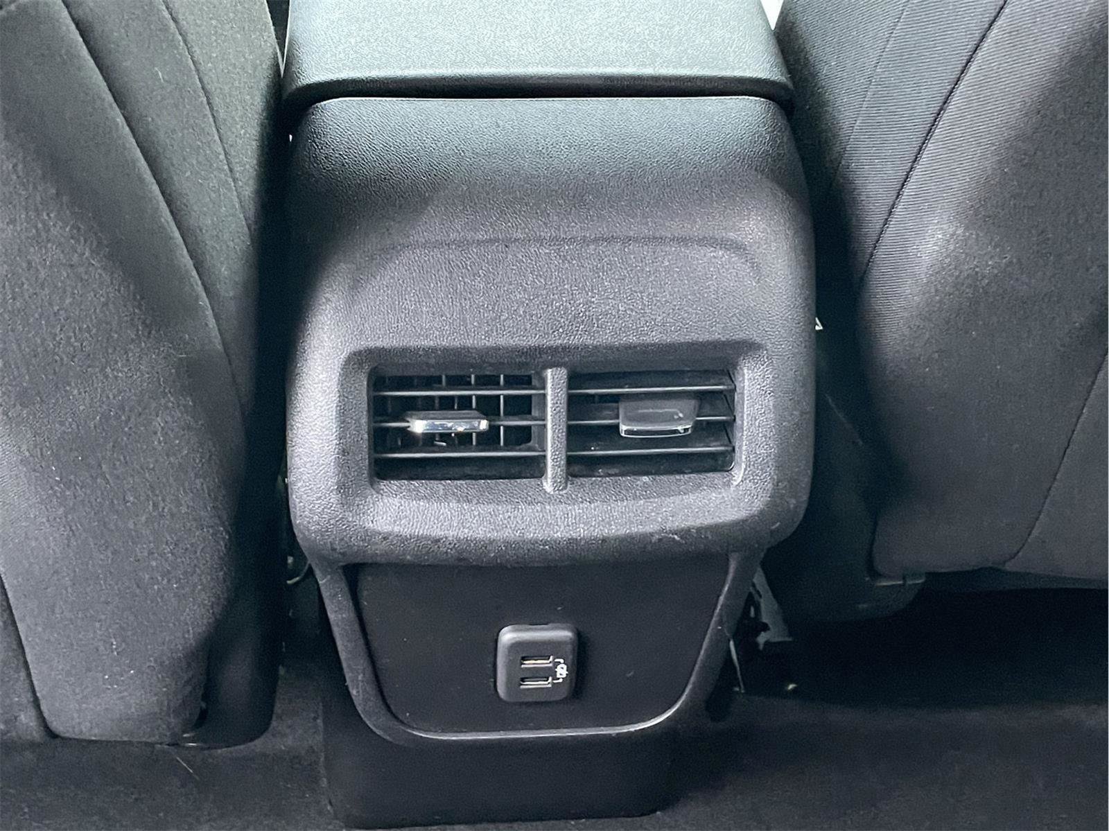 Used 2019 Chevrolet Equinox LS w/ LPO, Chrome Package image 17