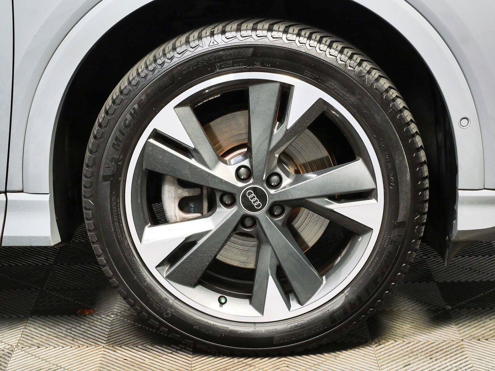 Used 2023 Audi Q4 e-tron Premium Plus w/ Premium Plus AWD/4WD image 40