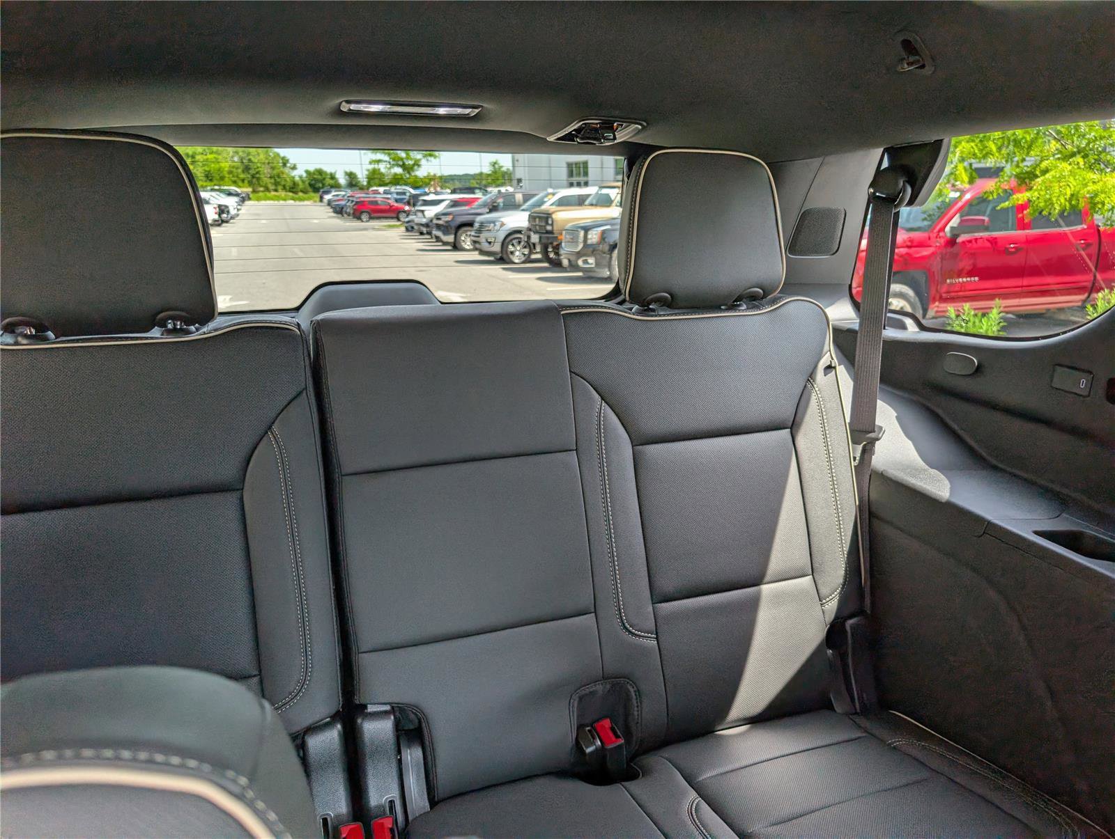 Used 2023 Chevrolet Tahoe Premier AWD/4WD image 13