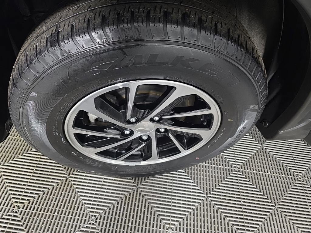 Used 2022 Mitsubishi Eclipse Cross ES image 10