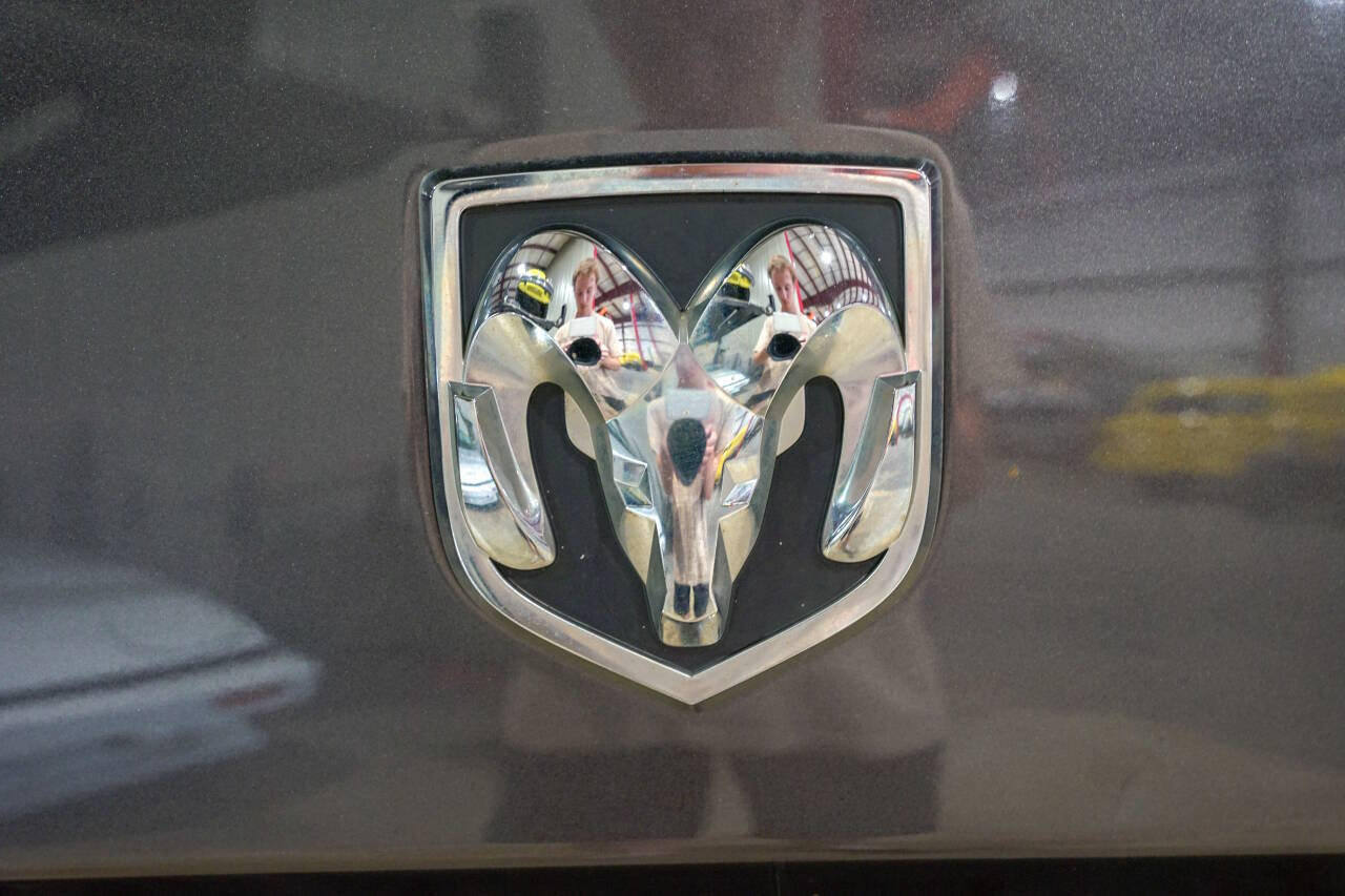 Used 2016 RAM 3500 Laramie AWD/4WD image 25