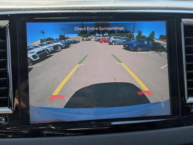 Used 2023 Chrysler Pacifica Touring-L FWD image 13
