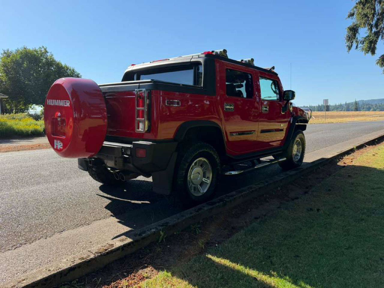 Used 2005 HUMMER H2 SUT w/ Preferred Equipment Group AWD/4WD image 10