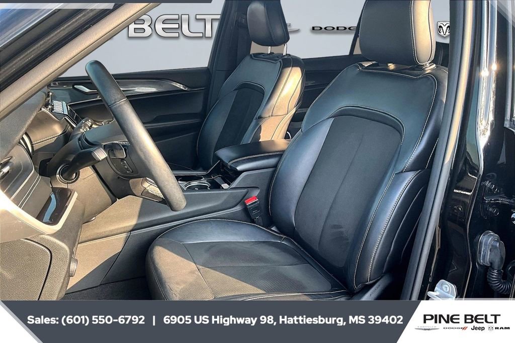 Used 2021 Jeep Grand Cherokee L Laredo image 18